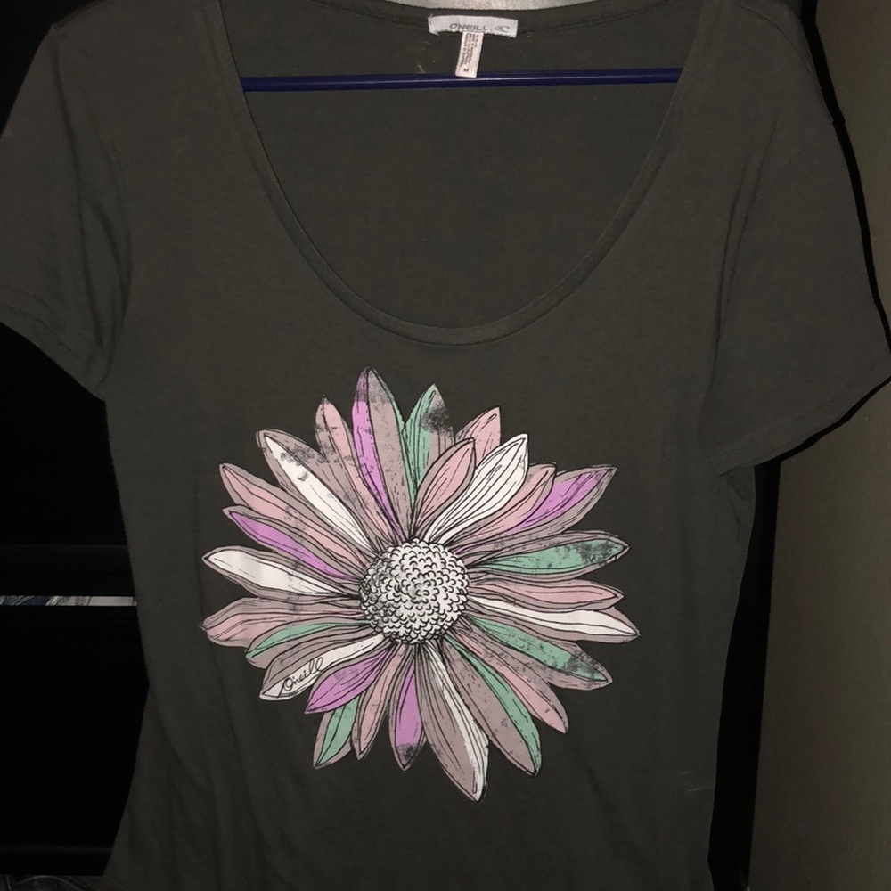 Tee shirt with flower